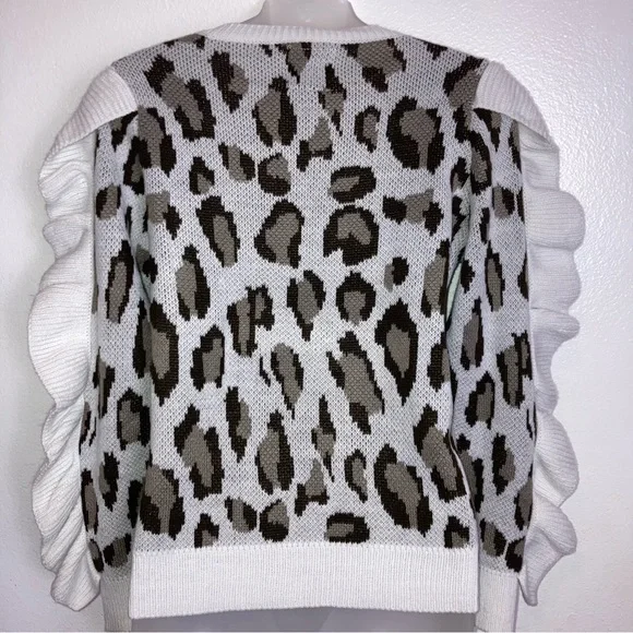 Chaser white leopard print sweater with ruffle sleeves - Picture 5 of 7